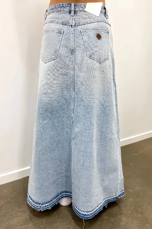 a-95-maxi-skirt-gina-denim-light