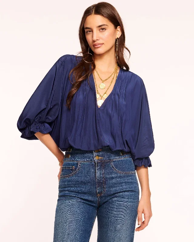 Vina V-Neck Blouse